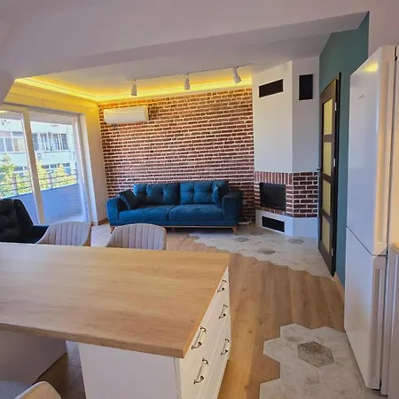 Urban Retreat - Center Apartman Szliven